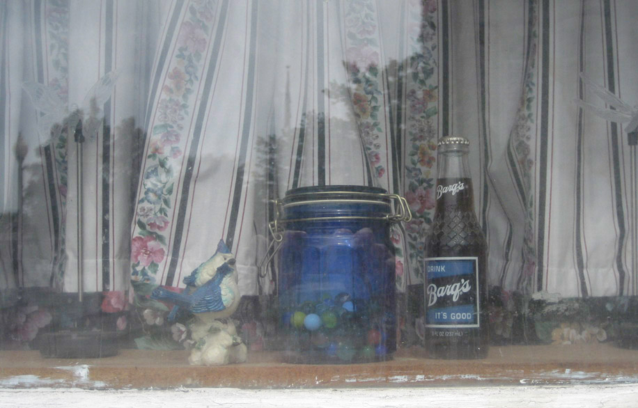 Barqs In The Window
